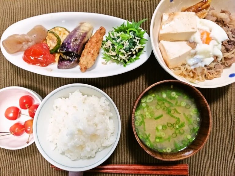 【令和8年6月24日のランチ】肉豆腐定食
